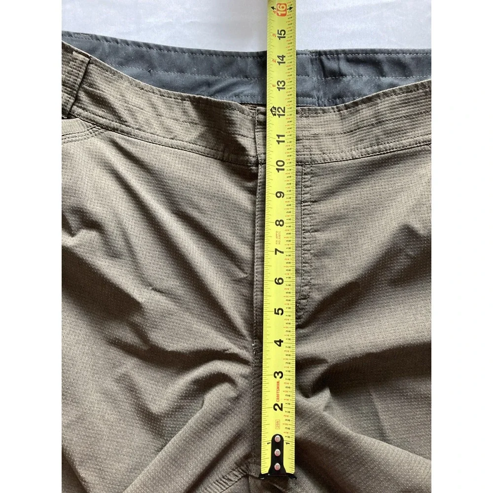 Kuhl Shorts Mens 42 Brown Polyester Chino Performance Travel Casual Summer EUC